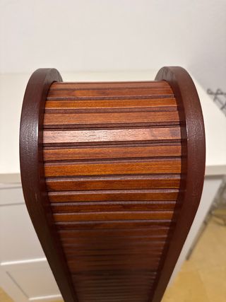 Mueble para DVDs de madera