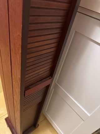 Mueble para DVDs de madera