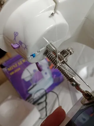Máquina de Coser Portátil