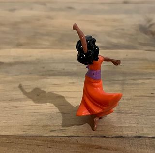 FIGURA NESTLE ESMERALDA JOROBADO DE NOTRE DAME