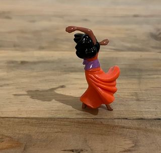 FIGURA NESTLE ESMERALDA JOROBADO DE NOTRE DAME