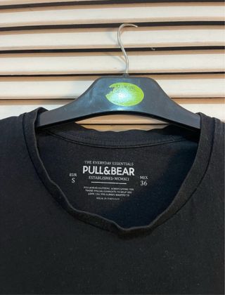 Camiseta manga corta negra estamoada Pull&Bear S