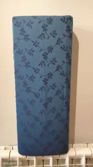 Almohadilla de bolillos azul