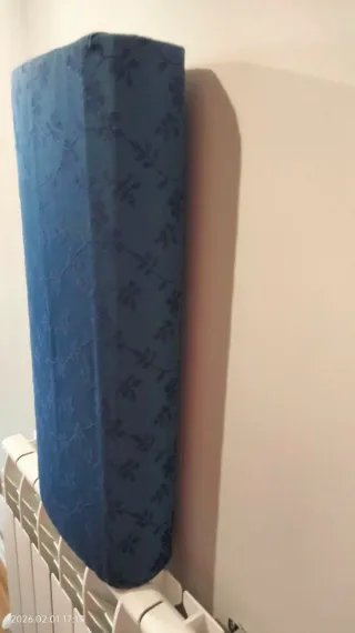 Almohadilla de bolillos azul