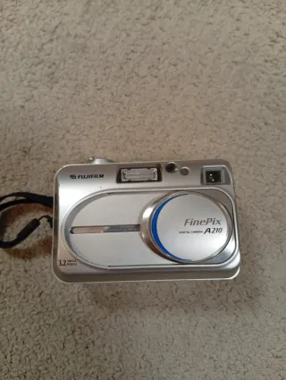 Cámara Digital Fujifilm FinePix A210