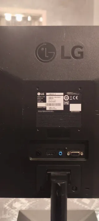 Monitor LG 24 usado 1 mes