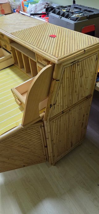 Cama nido bambú con secreter y silla a juego
