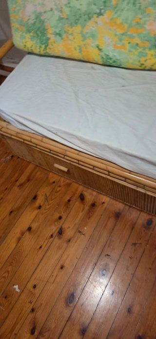 Cama nido bambú con secreter y silla a juego