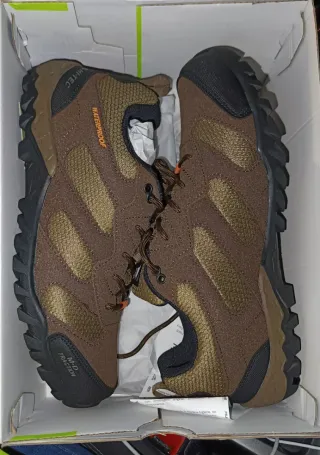 Sapatilhas Hi-Tec Impermeáveis Castanho