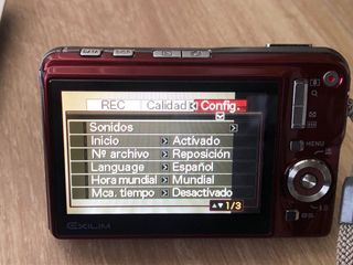 Cámara Casio Exilim Roja