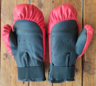 Guantes de boxeo rojos