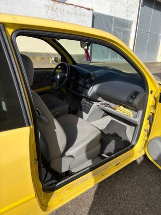 SEAT Arosa 2000
