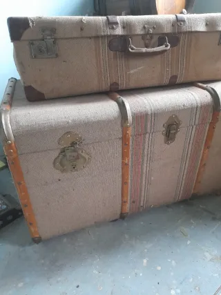 Baúl y maletero vintage tela y cuero