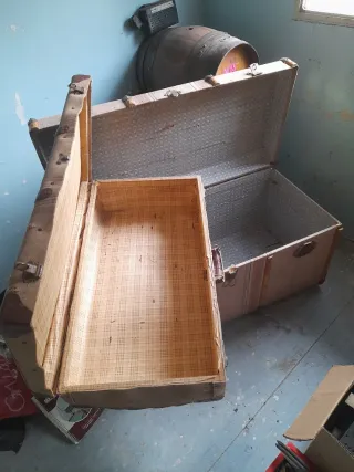 Baúl y maletero vintage tela y cuero