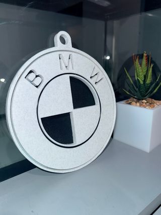 Placa decorativa BMW impresa en 3D