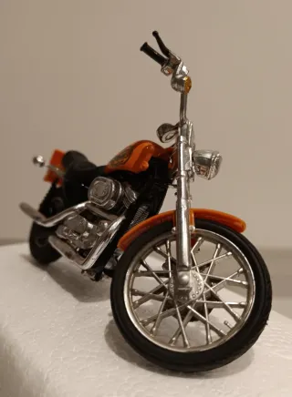 Moto a escala 1:12 Naranja