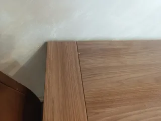 Mesa y 4 sillas de comedor