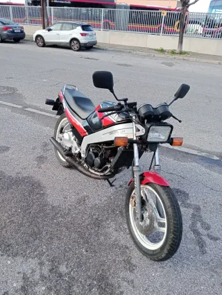 Yamaha TZR Deltabox Negra y Roja