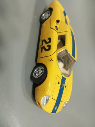 Ferrari 250 GTO 1/24 Amarillo
