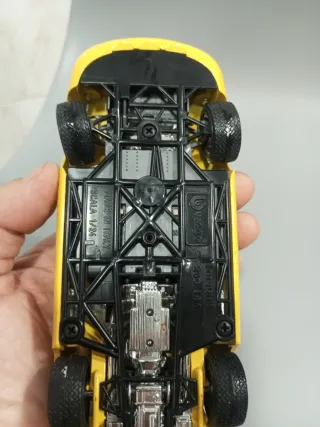 Ferrari 250 GTO 1/24 Amarillo