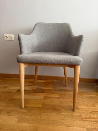 Sedia da pranzo moderna con gambe in legno