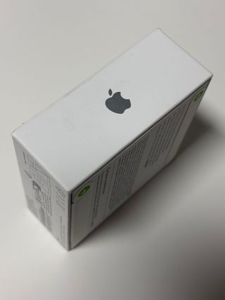 AirPods 4 con cancelación de ruido.