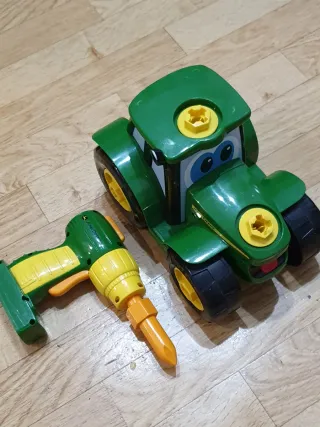 Tractor John Deere para armar con taladro