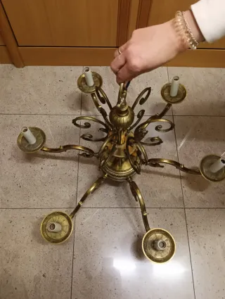 Lámpara de bronce antigua