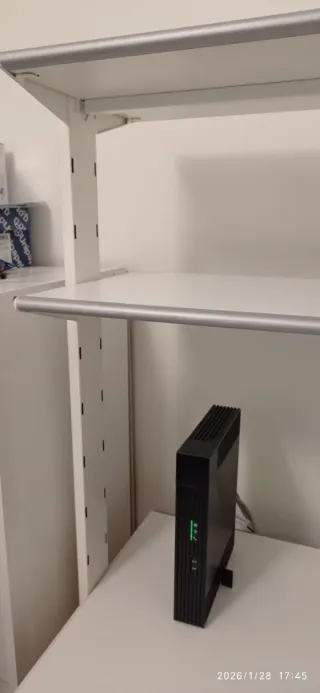 Escritorio con Estantería. Madera