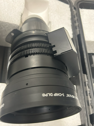 Christie HD14K-M Roadster VP + Óptica ILS 1.39–1.8