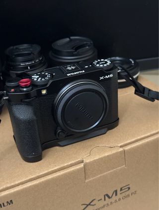 Fujifilm X-M5 + Objetivo + Extras