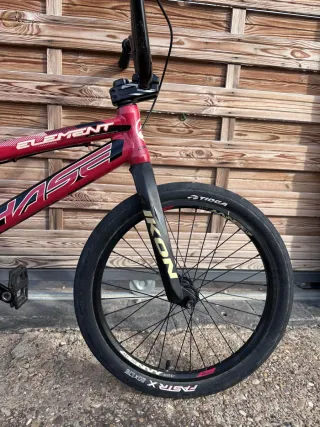 Bicicleta BMX Chase Element Roja