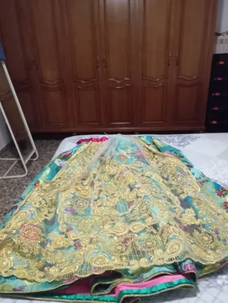 Traje de Fallera azul y dorado