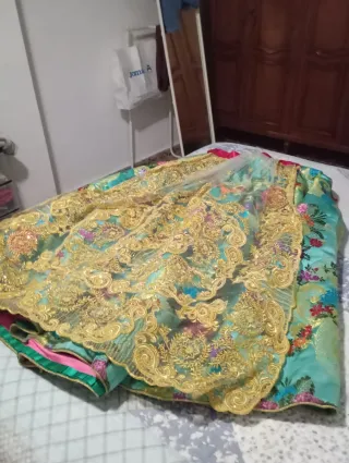 Traje de Fallera azul y dorado