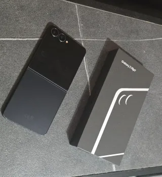 Samsung Galaxy Z Flip 7 Nero