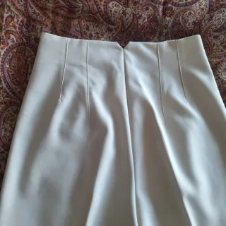 Pantalón Zara Talla M, crudo