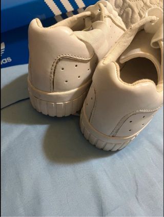 Tenis blancos Stradivarius talla 37