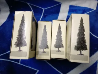 Modellini di pini per il modellismo