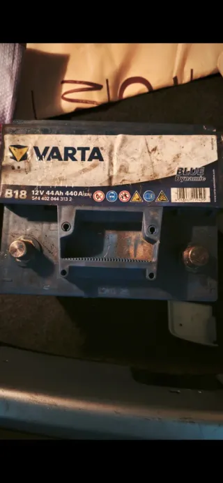Batería varta descargada