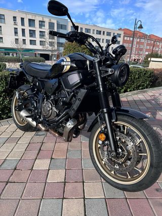 Yamaha XSR 700 2024