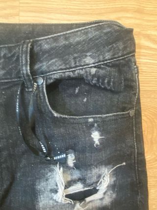 Pantalones Vaqueros Rotos Supply & Demand