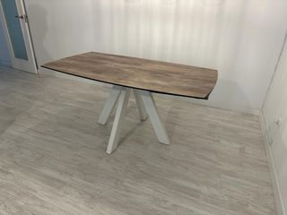 Mesa extensible porcelánica