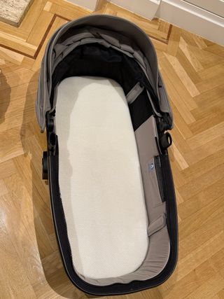 Silla de paseo Joolz Hub+ con capazo