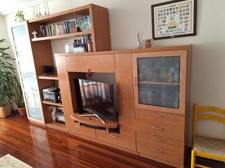 Mueble de salón madera y cristal