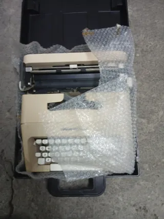 Máquina de escribir Olivetti Lettera 35