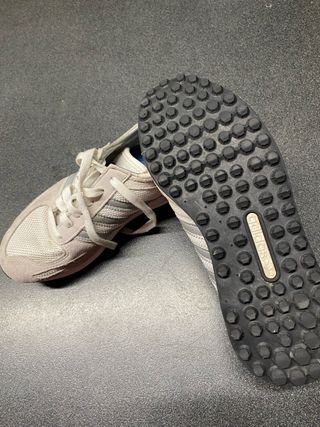 Scarpe Adidas Donna Tg 36 con piccola spellatura