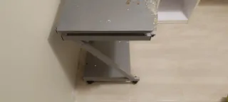 Escritorio/mesa auxiliar con ruedas