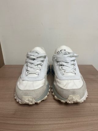 Zapatillas Lacoste Beige y Blancas