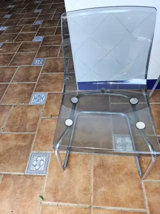 2 Sillas Ikea Transparentes y Metálicas