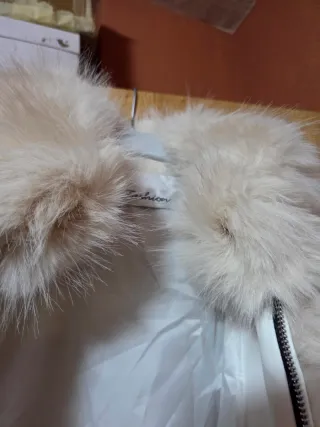 Chaqueta de pelo sintético beige Estilo Zara/Mango